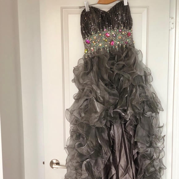 Beautiful dress - Picture 1 of 3